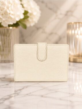 Louis Vuitton Ivory Epi Leather Tressor Kisslock Wallet | Vintage